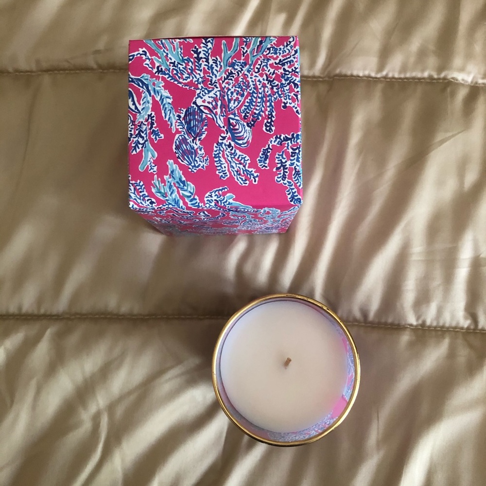 Lilly Pulitzer Candle NIB - Picture 2 of 2